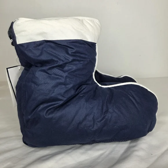 Hastens Size M Navy and White Down Boots /Bootie Slippers